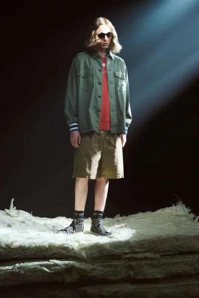 Look 17